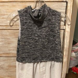 Tank top with buttons